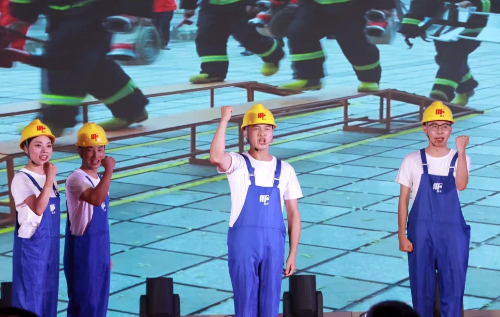 逐梦丰收：四川Z6·尊龙凯时企业歌曲发布